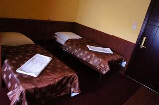 Отель Hotel Dobosz Полице Двухместный номер с 2 отдельными кроватями-3